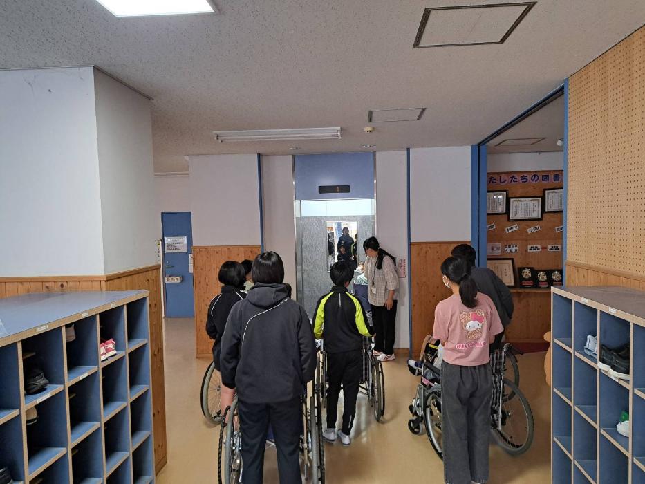 6年生車椅子体験
