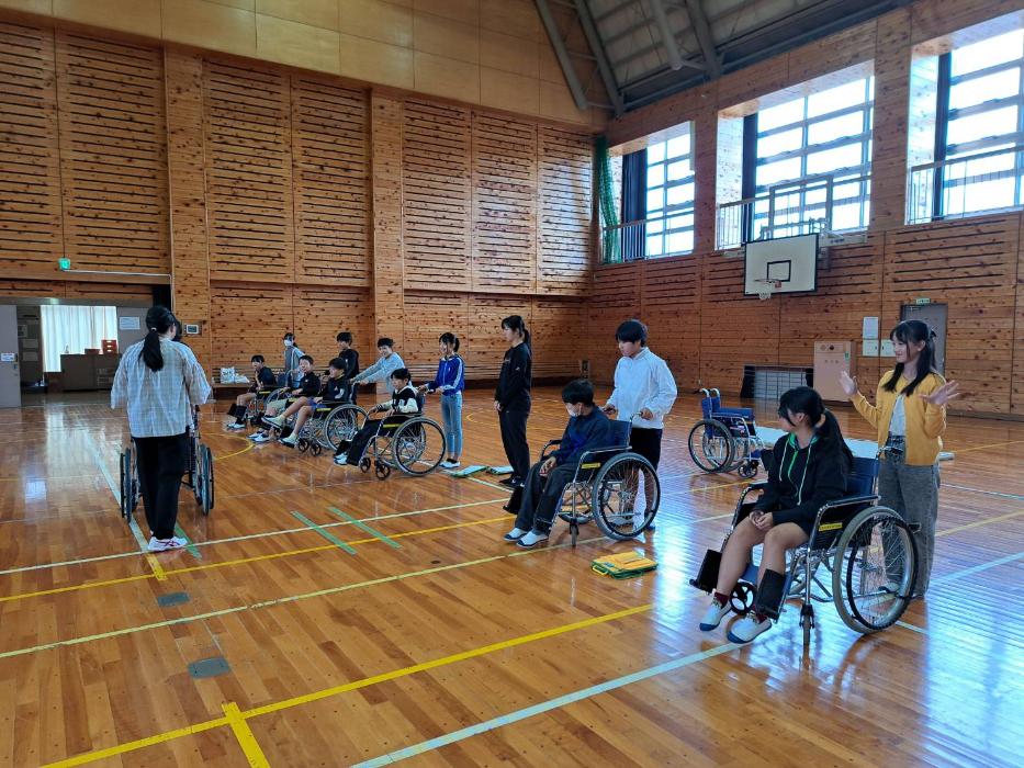 6年生車椅子体験