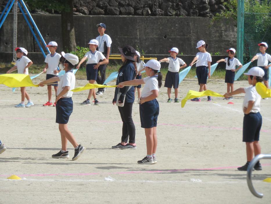 3年生と4年生演技の練習