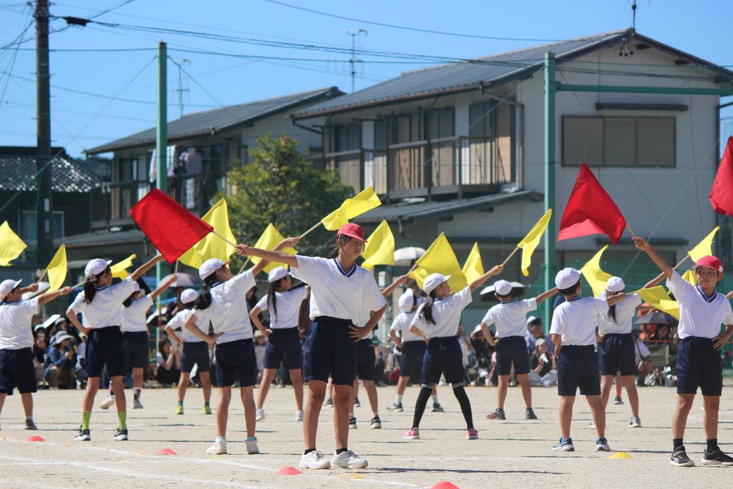 中学年演技