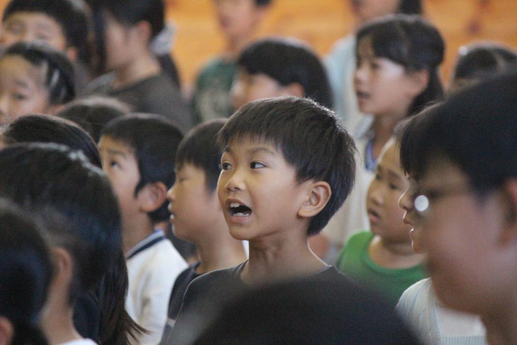 全校合唱