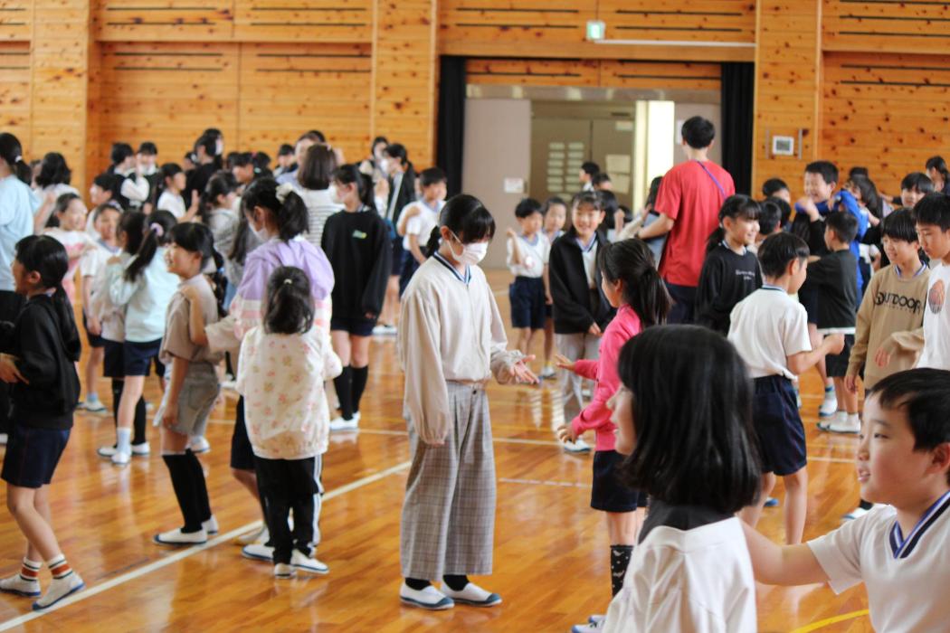 1年生を迎える会じゃんけん列車